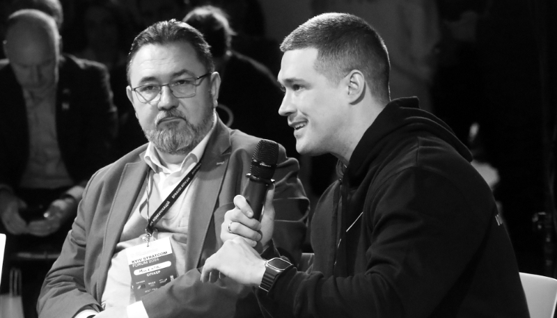Mykyta Poturayev (left) and Mykhailo Fedorov (right), at the StratCom 2024 Forum in Kyiv, on 27 March 2024.