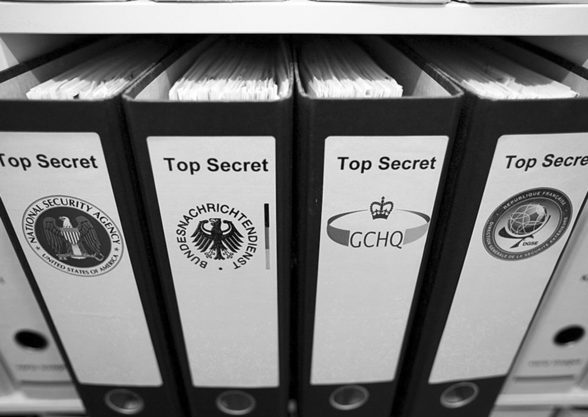 US and European intelligence service strategists are trying to adapt to cyber-attacks