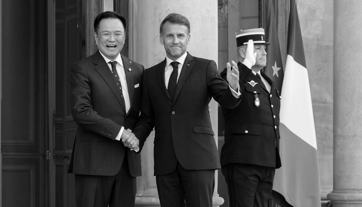 Thai Prime Minister Anutin Charnvirakul and French President Emmanuel Macron in Paris, on 25 May 2026.
