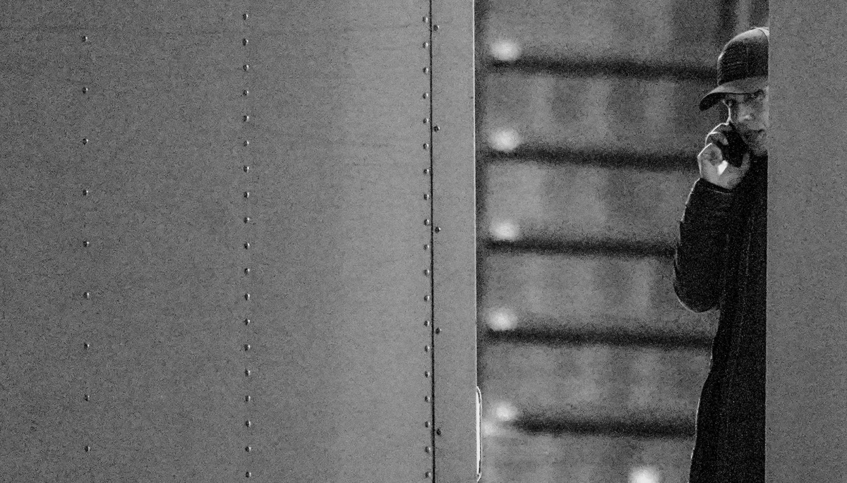 US Director of National Intelligence Tulsi Gabbard during an FBI search of a Georgia election centre, on 28 January 2026. 