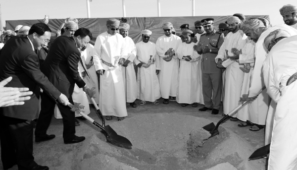 Foundation stone laying ceremony for the Duqm industrial zone, in the immediate vicinity of the future Omani space base, Oman, 19 April 2017.