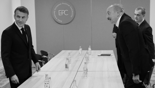 France's President Emmanuel Macron and Azerbaijan's President Ilham Aliyev in Copenhagen, Denmark, on 2 October 2025. 