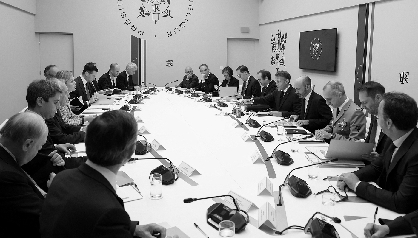 French President Emmanuel Macron welcomes candidates for the 2027 presidential election and party leaders to the Elysee Palace in Paris to discuss the geopolitical situation and its consequences, on 18 September 2026.