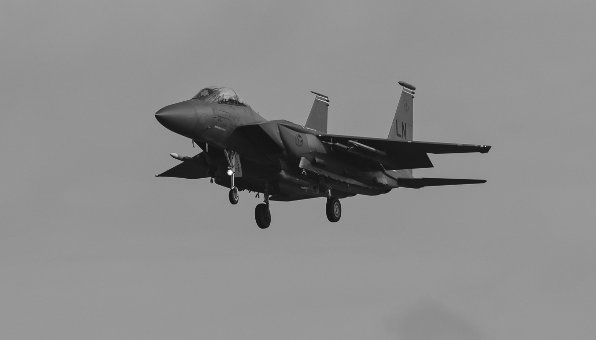 Saudi Arabia is delaying its purchase of US F-15 fighter jets, particularly in light of recent Israeli strikes on Doha, facilitated by the Pentagon.