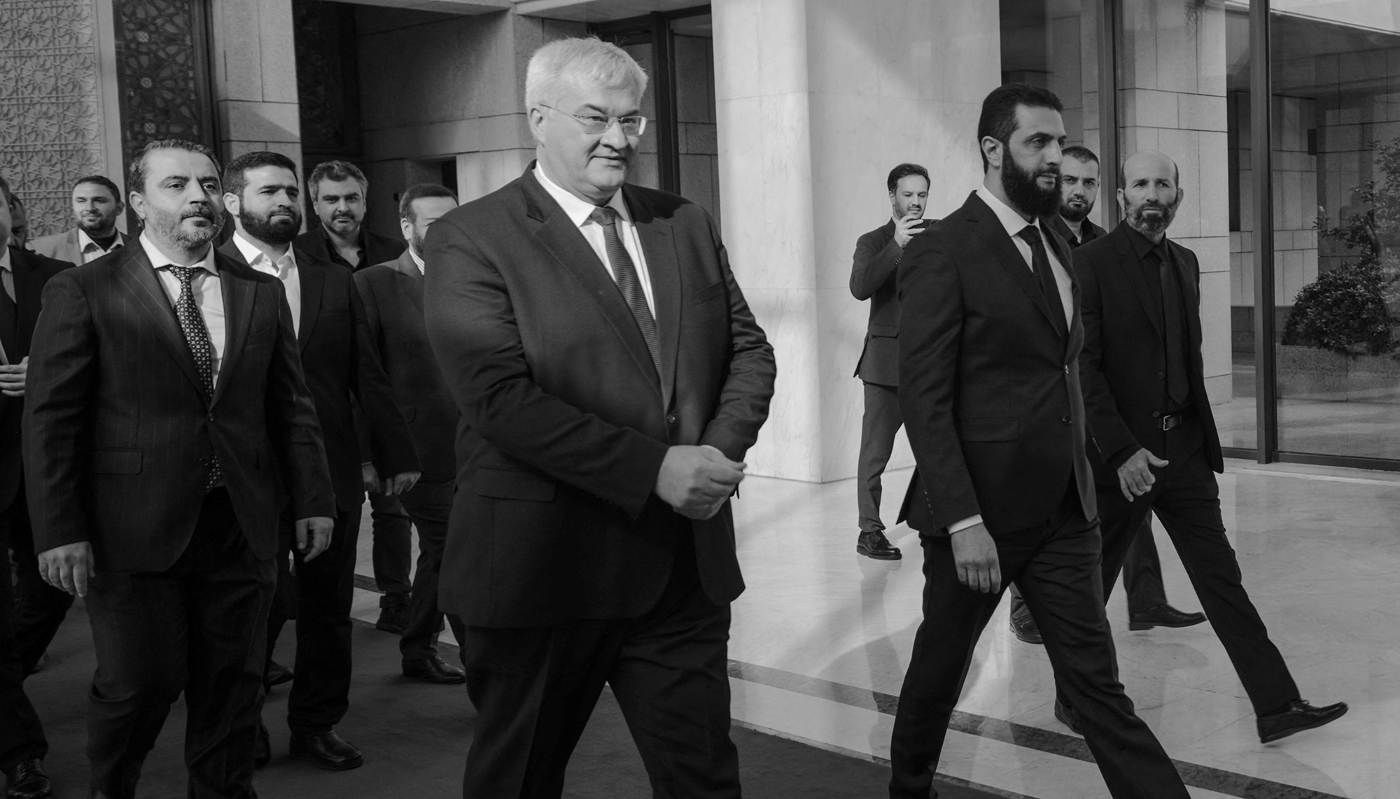 Ukrainian Foreign Minister Andrii Sybiha and Ahmed al-Sharaa, in Damascus on 30 December 2024.