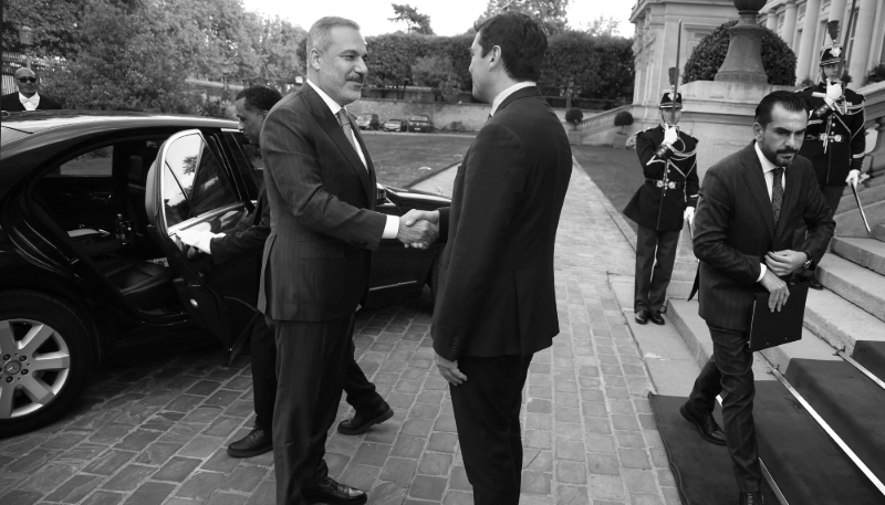 The Turkish foreign minister and former head of the intelligence service, Hakan Fidan, used VIC Transport's services to travel around Paris.