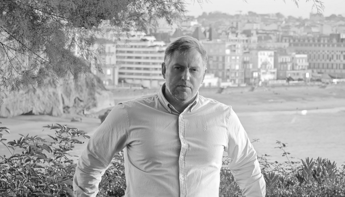 Russian opposition leader Vladimir Osechkin in Biarritz, on 17 October 2025.