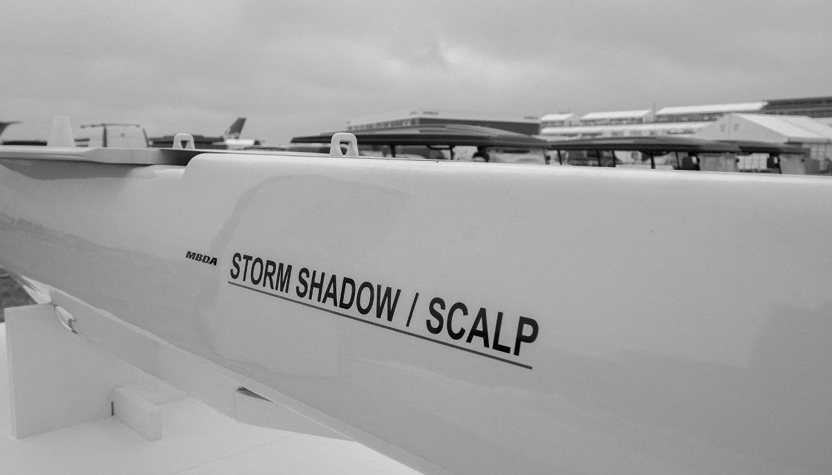 A Storm Shadow/SCALP cruise missile on display at the MBDA stand at the 2024 Farnborough International Airshow in the United Kingdom.
