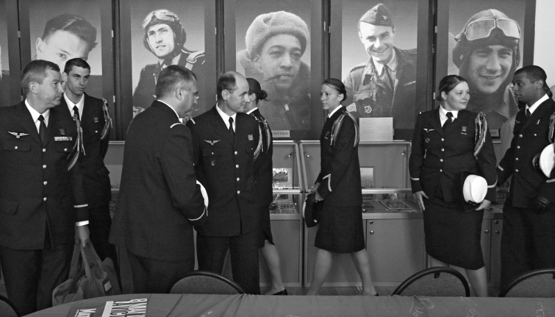 Members of the French air force's Normandie-Niémen regiment visit the Normandie-Niémen squadron museum in Moscow, Russia, 5 May 2010.