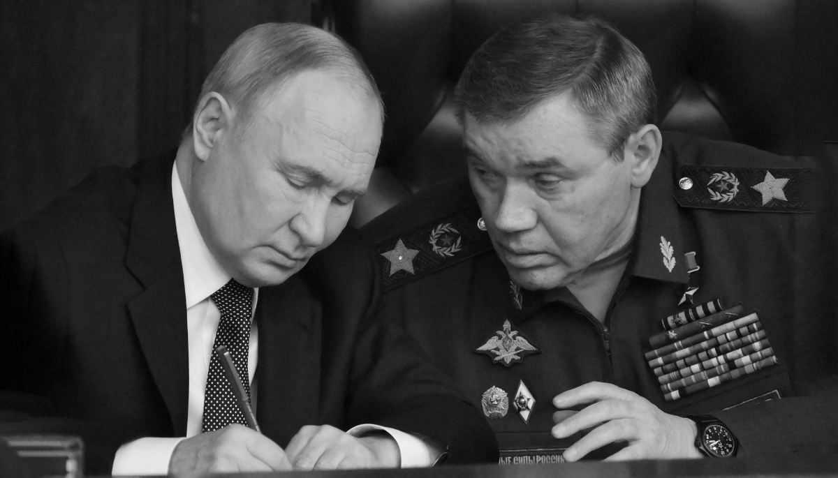 Russian President Vladimir Putin and his chief of staff, General Valery Gerasimov, in Moscow on 16 December 2024. 
