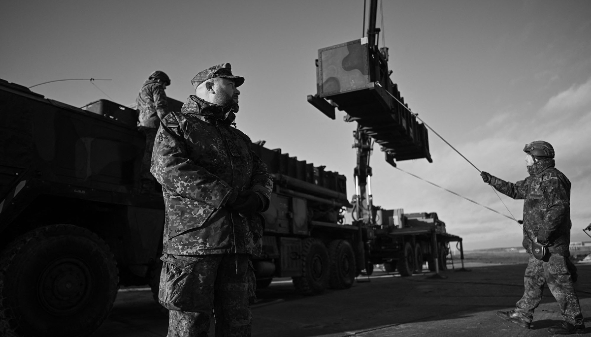 German soldiers unload the American-made MIM-104 Patriot surface-to-air missile (SAM) system in Jasionka (Rzeszów), Poland, on 23 January 2025.