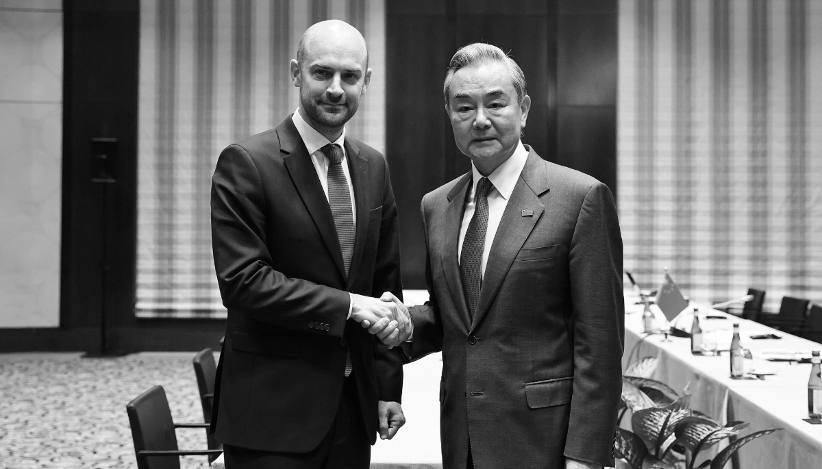 French Foreign Minister Jean-Noël Barrot with his Chinese counterpart Wang Yi at the Munich Security Conference in Germany, on 15 February 2025.