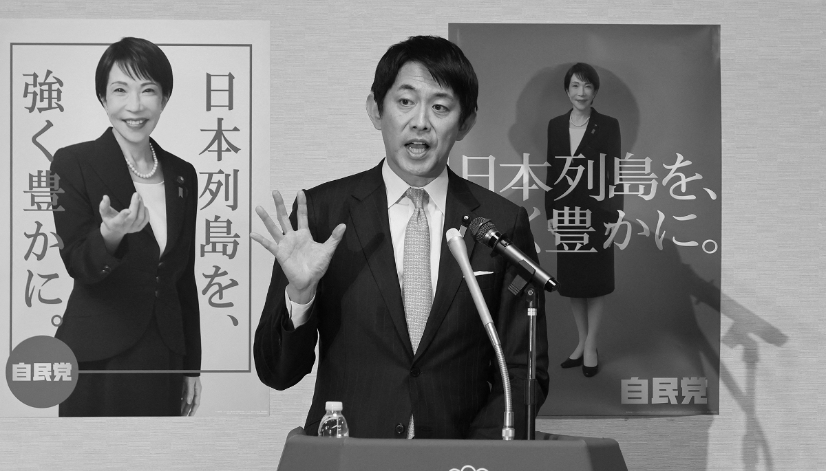 The chairman of the LDP's Policy Research Council, Takayuki Kobayashi, interviewed experts to prepare for the upcoming reform of Japanese intelligence.