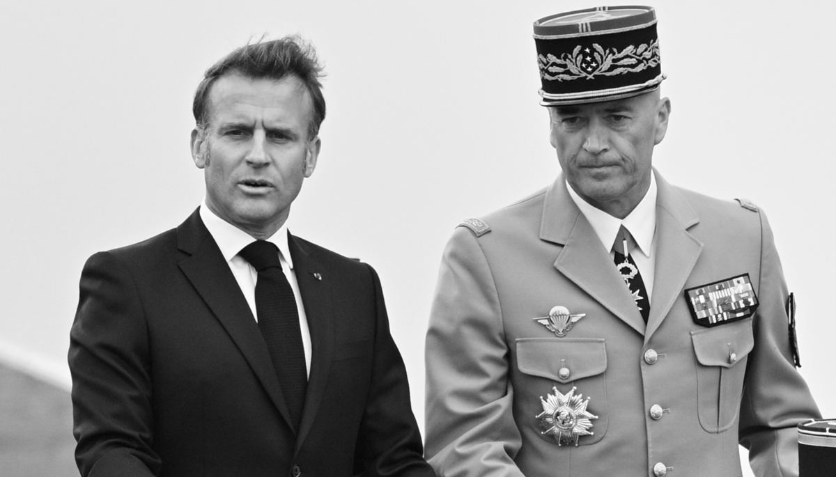 French President Emmanuel Macron and France's Chief of Defence Staff Thierry Burkhard in Paris on 8 May 2025.