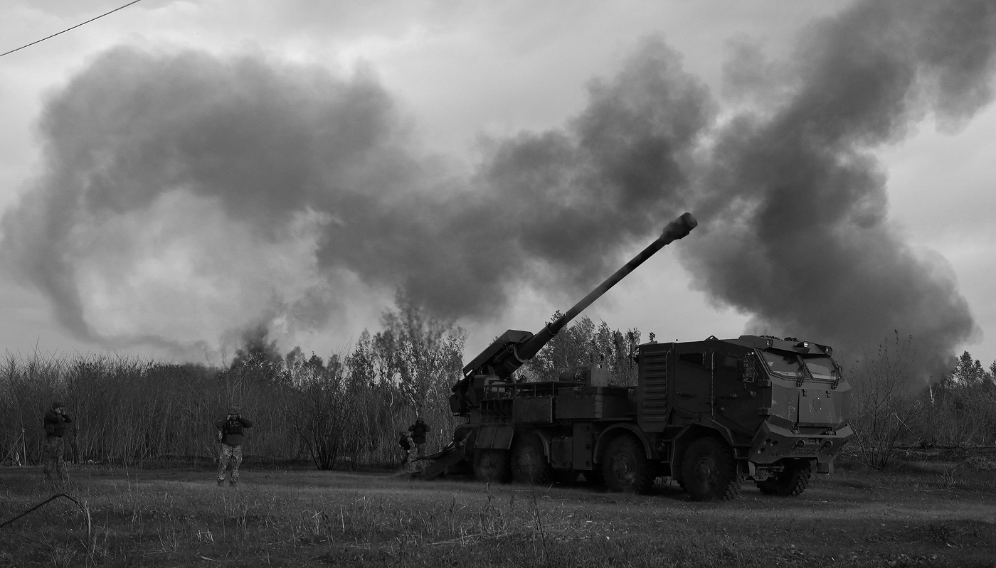 Gunners from the Ukrainian armed forces fire a 2C22 Bohdana 155mm self-propelled howitzer at a Russian position in the Kharkiv region on 21 April 2024.