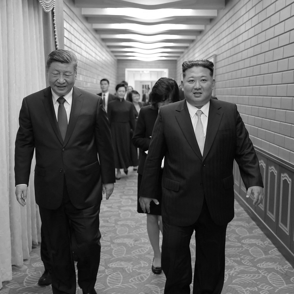 North Korean leader Kim Jong-un (right) and his Chinese counterpart Xi Jinping in Pyongyang, on 8 June 2026.