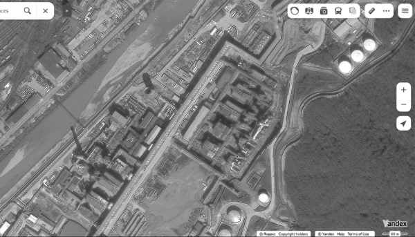 A photo of Tuapse refinery on Yandex Maps' search engine.