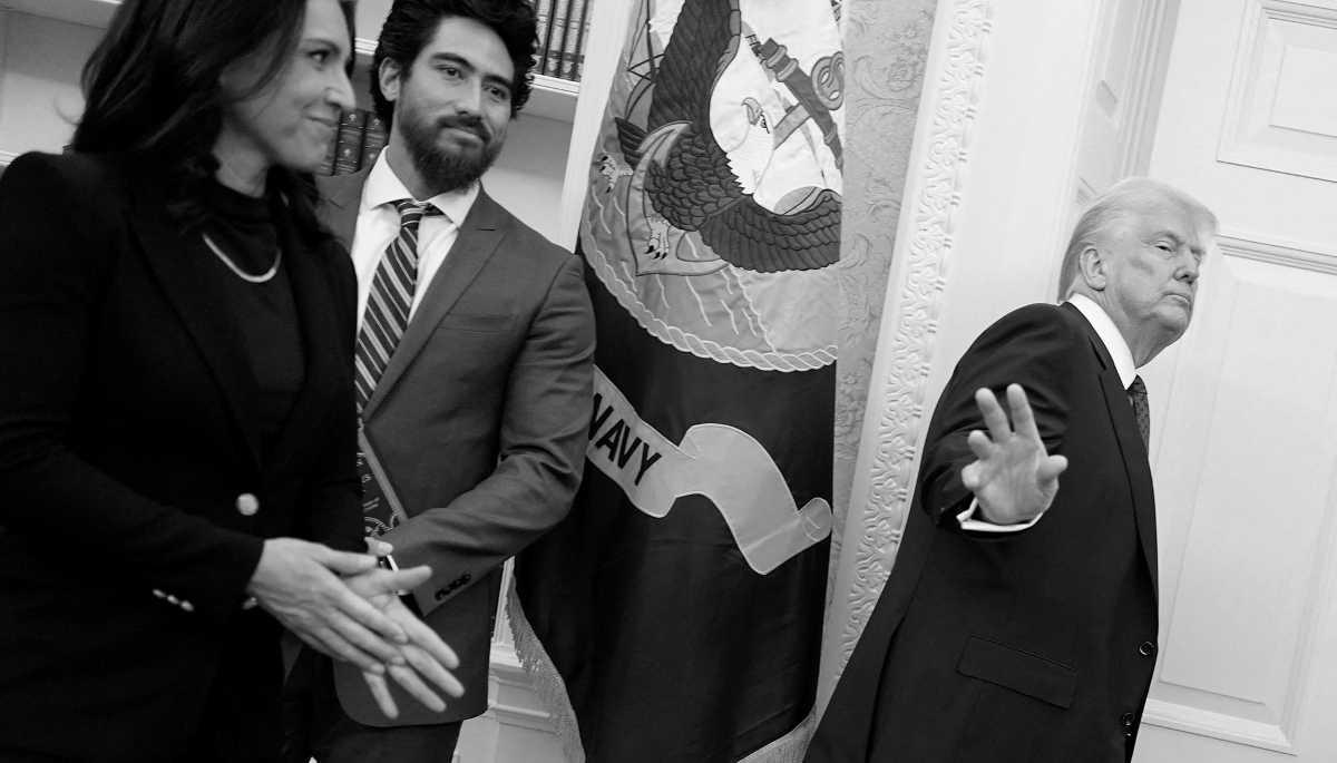 US Director of National Intelligence Tulsi Gabbard (left) and President Donald Trump.