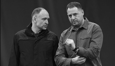 Andriy Yermak (right), accompanied by Oleh Tatarov, deputy head of the presidential office for law enforcement, during a visit to the Ukrainian front line in 2024.