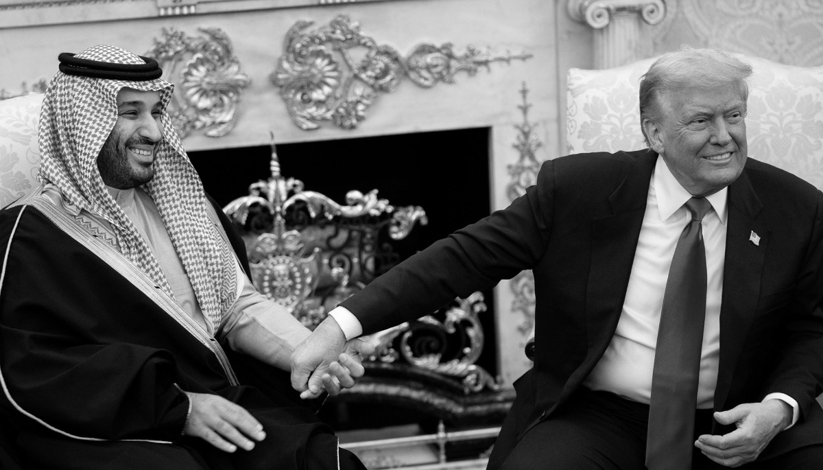 US President Donald Trump (right) welcomes Saudi Crown Prince Mohammed bin Salman to the White House in Washington, 18 November 2025. 