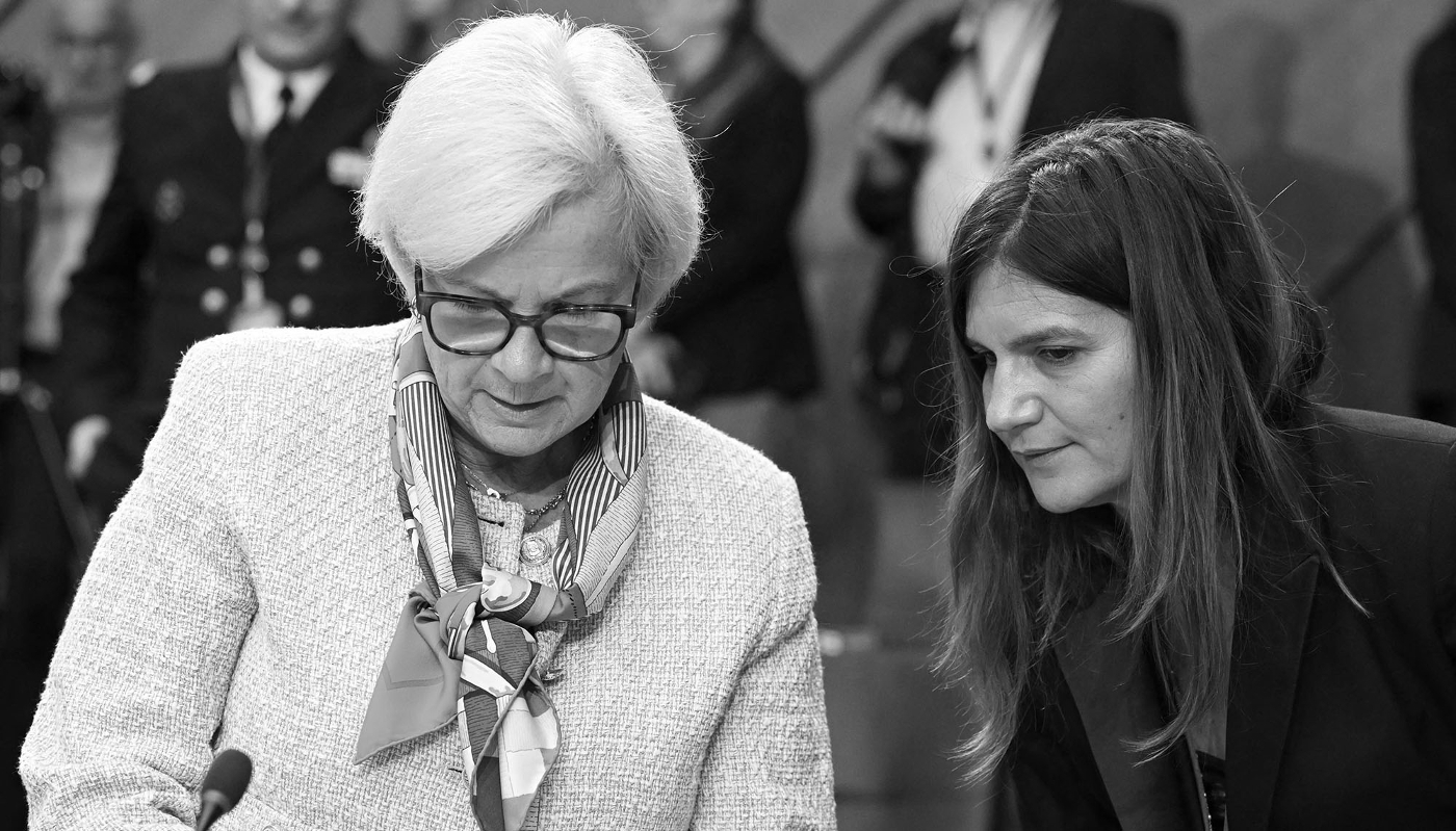 French Minister for the Armed Forces, Catherine Vautrin (left), and her deputy, Alice Rufo, in Brussels, on 15 October 2025.