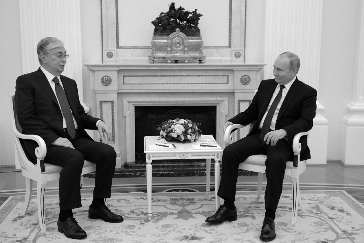 Kazakstan's President Kassym-Jomart Tokayev with Russian leader Vladimir Putin.