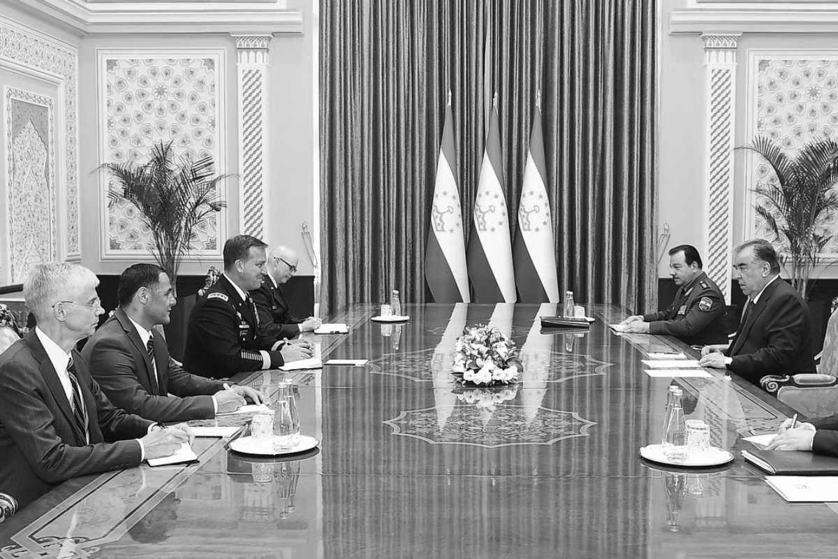 US Ambassador Pommersheim (far left), at a meeting in Dushanbe between the head of the United States Central Command, General Michael Kurilla (third from left), and the President of the Republic of Tajikistan, Emomali Rahmon (far right), in June 2022.