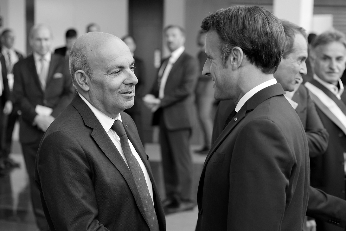 Eric Trappier, CEO of Dassault Aviation, and French President Emmanuel Macron.