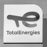 TotalEnergies' emblem. &copy; Matthias Balk/DPA/Picture Alliance/Newscom/MaxPPP