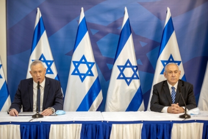 Israeli Defense Minister Benny Gantz (left) and Prime Minister Benjamin Netanyahu.