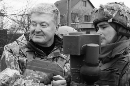 The oligarch and former president Petro Poroshenko shows his participation in the war effort.