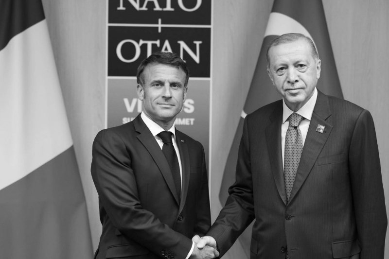 French President Emmanuel Macron and his Turkish counterpart Recep Tayyip Erdogan during the NATO summit in Vilnius, July 2023.