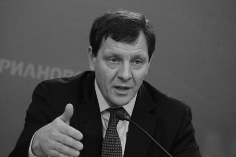 Head of voting commission Ilya Massukh.