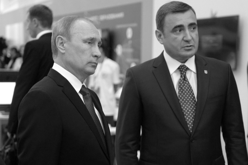 Russian president Vladimir Putin and the governor of the Tula region, Alexei Dyumin.