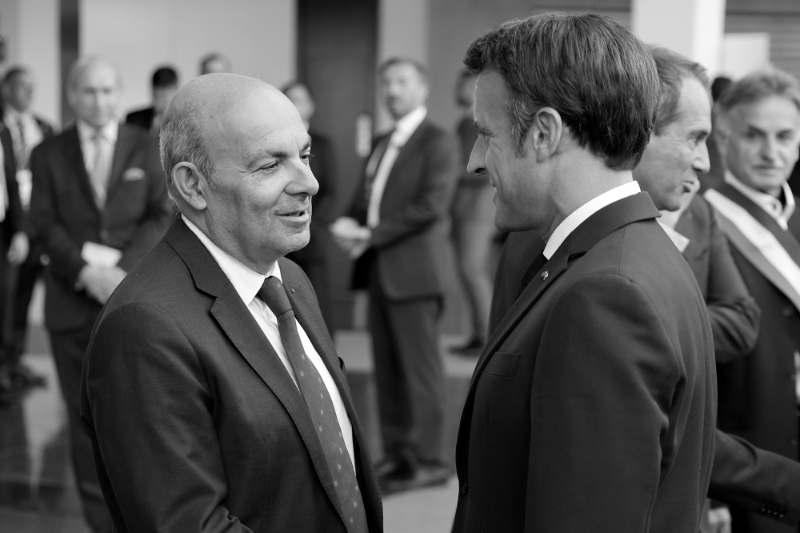 Eric Trappier, CEO of Dassault Aviation, and French President Emmanuel Macron.