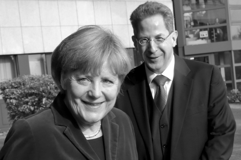 Angela Merkel with Hans-Georg Maassen, then boss of the BfV.