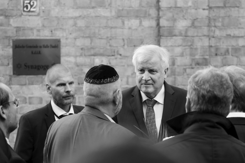 German Prime Minister Horst Seehofer at the scene of the 9 October 2019 attack