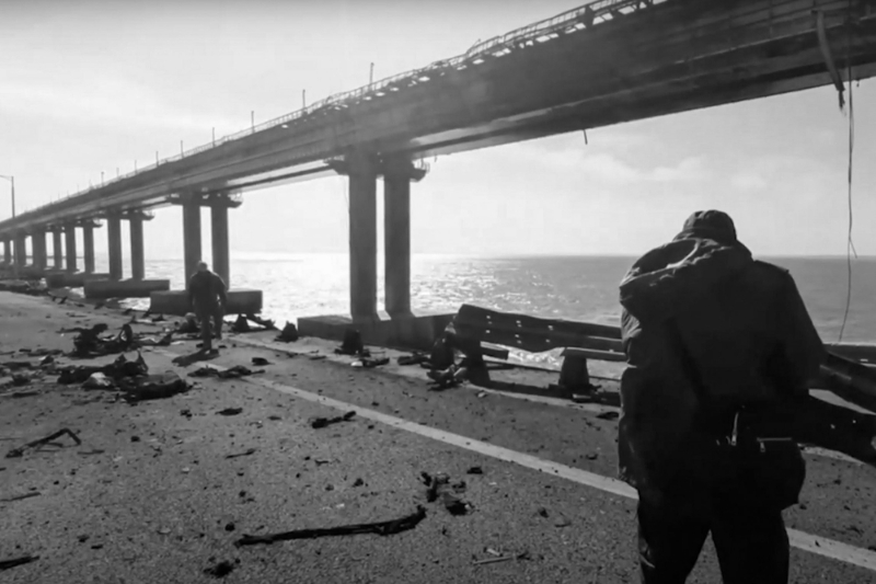 Members of the Russian Investigative Committee on the Kerch Bridge, 8 October 2022.